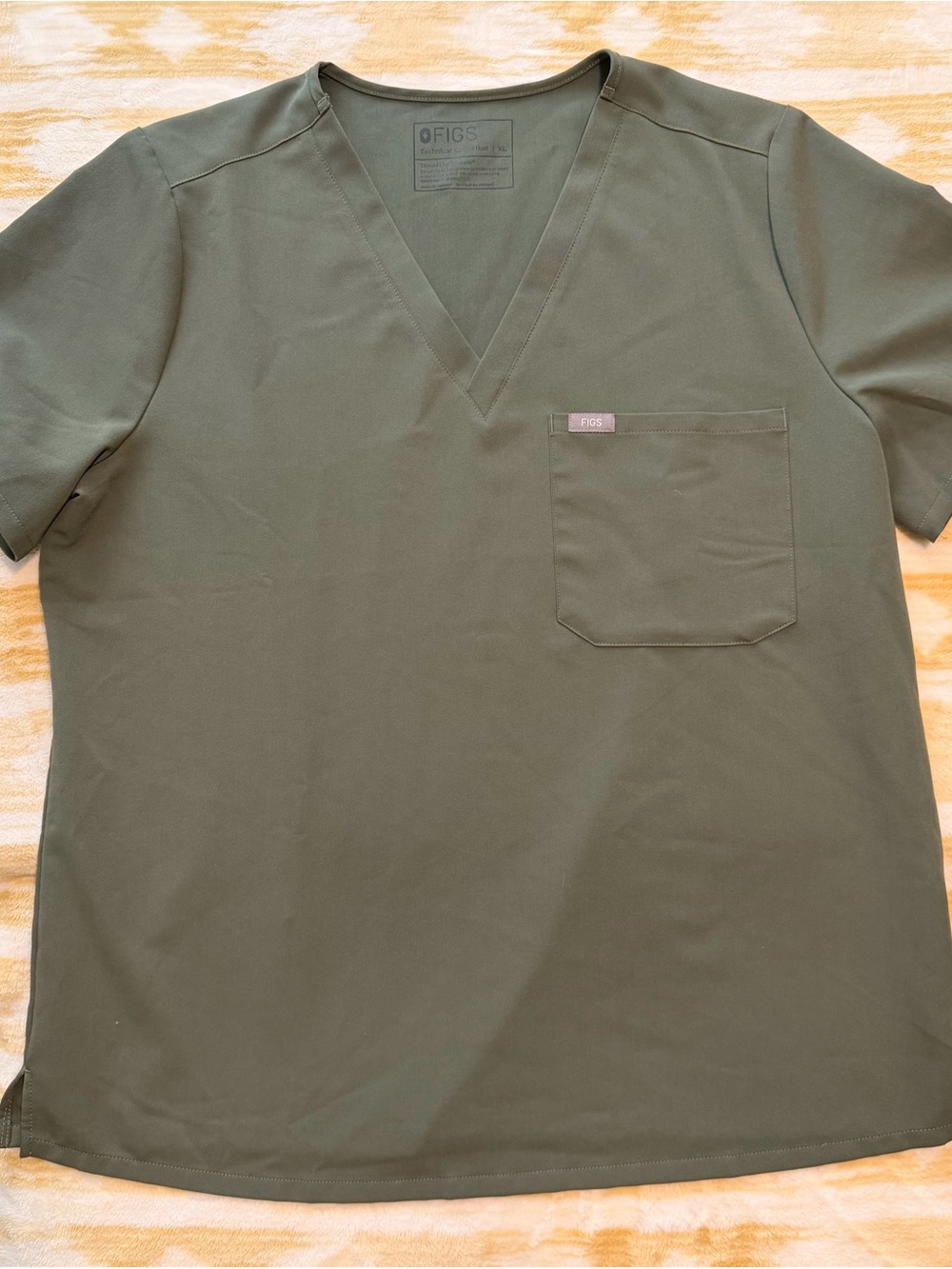 FIGS Catarina Technical Collection Women's XL olive Green Scrub Top FW1000